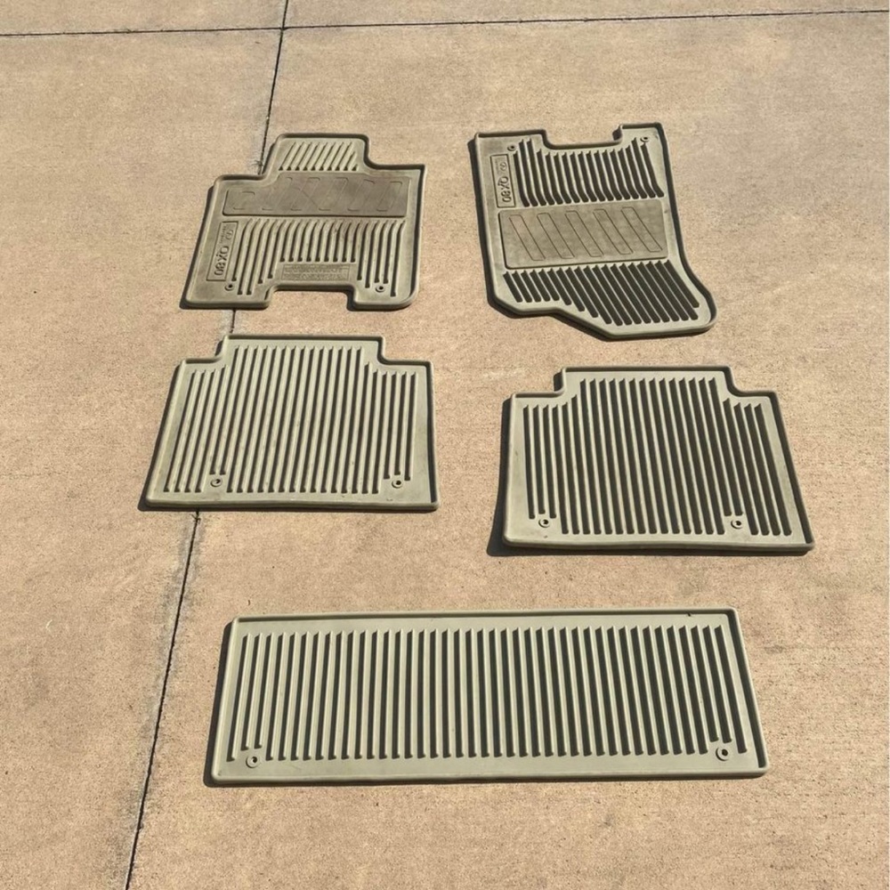 2016 Infinit QX80 all weather floor mats